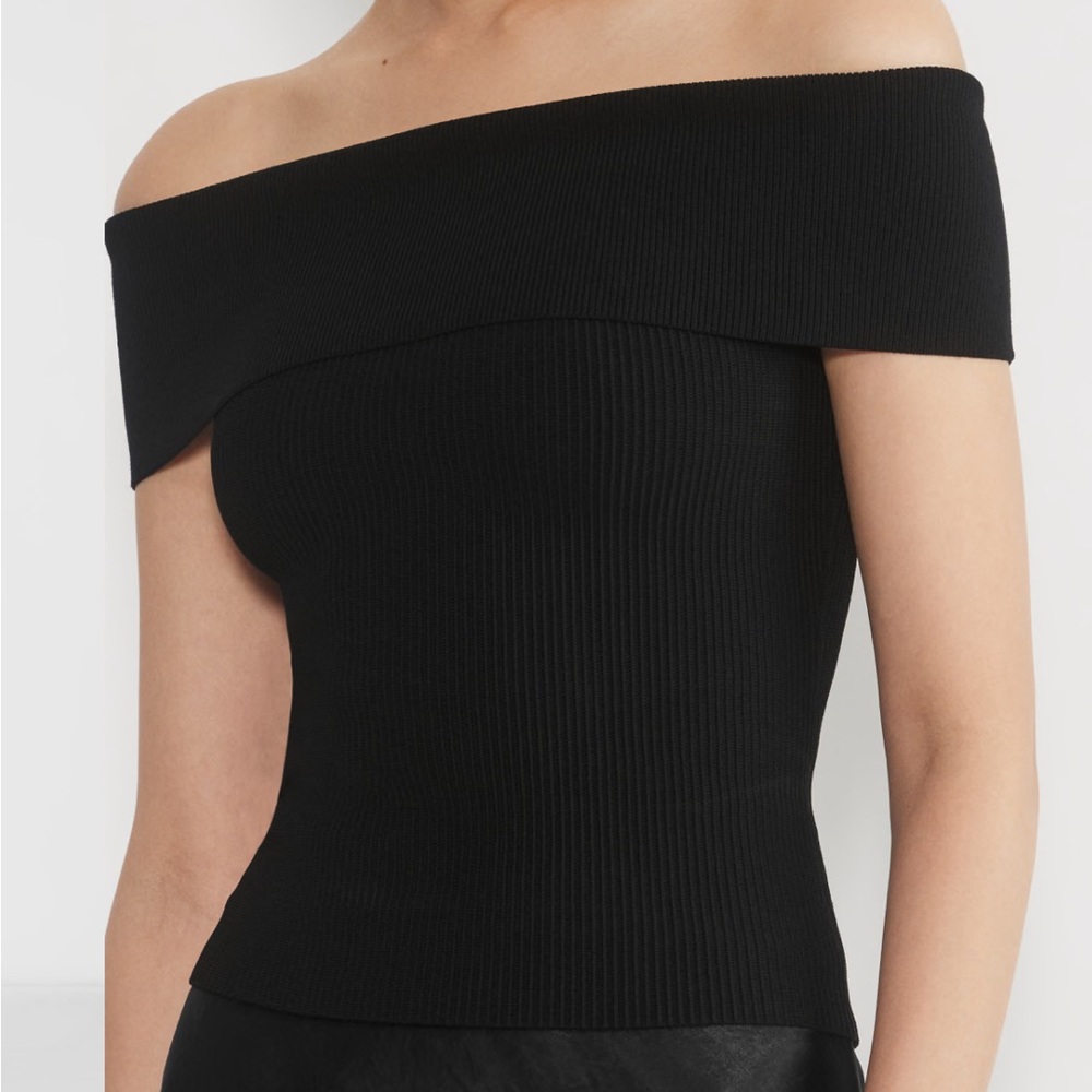 NWT Aritzia Babaton color black Sculpt Knit Off-Shoulder Hi-Hip Top